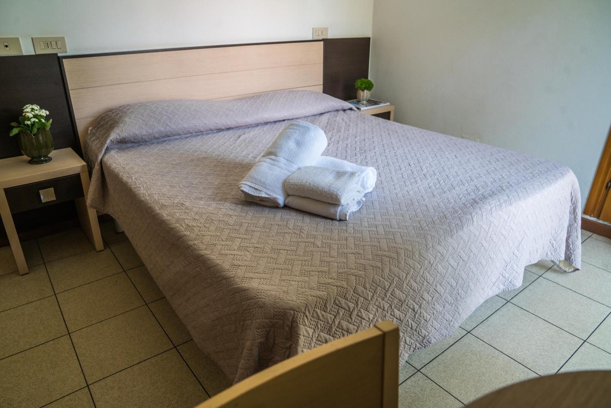 Hotel Europa 米兰马瑞提那 外观 照片