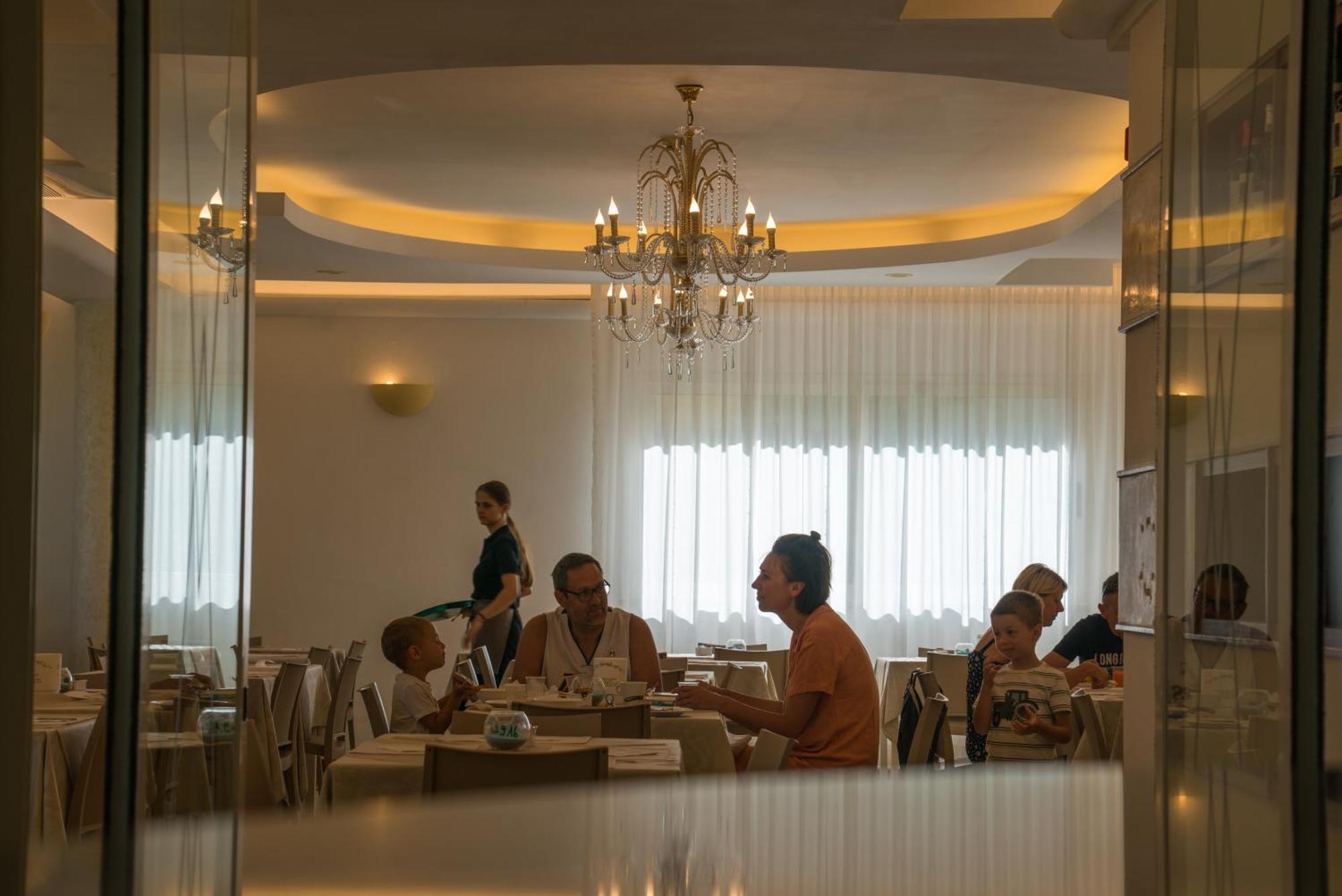 Hotel Europa 米兰马瑞提那 外观 照片